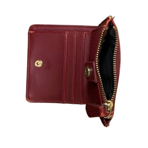 Steve Madden Wallet Coin Purse Outside Zipper Pocket Bill Fold Distressed Red - Picture 5 of 9
